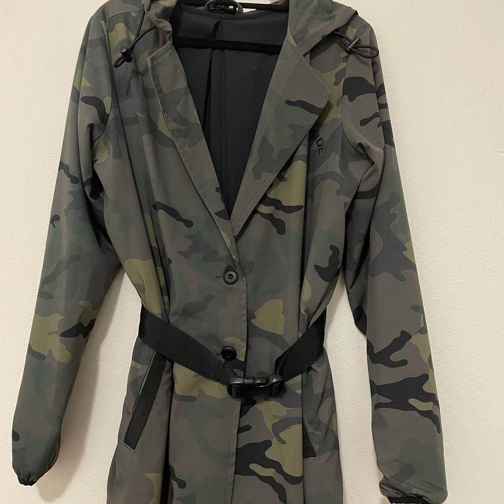 Amazing The Upside Coat - Picture 2 of 5